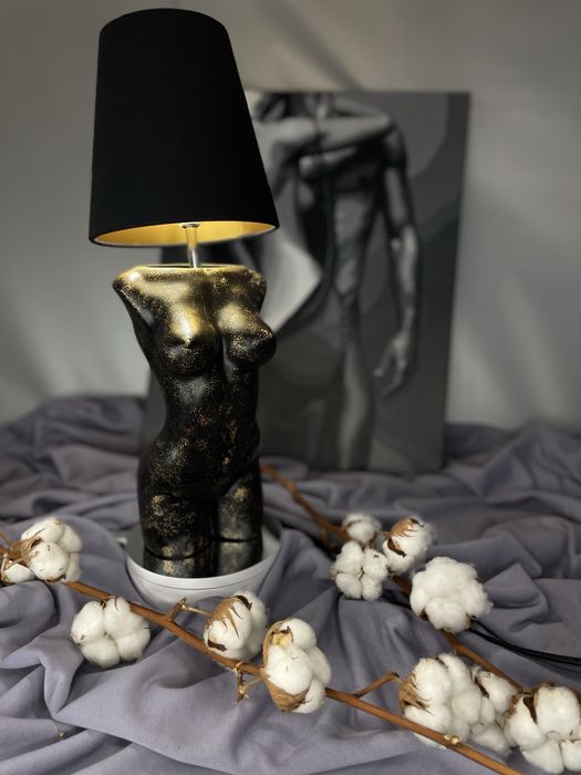 Світильник “Жіноче тіло”