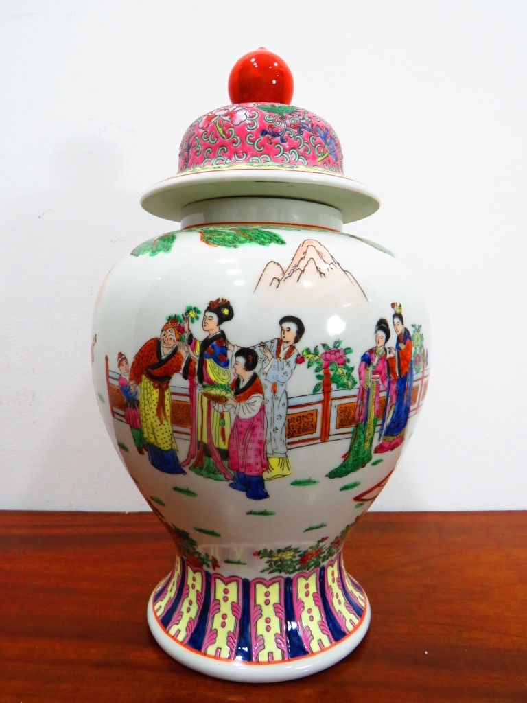 Pote em cerâmica de Macau.