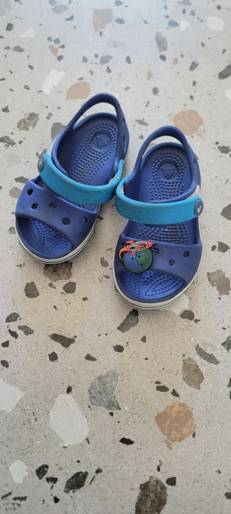 Sandałki Crocs rozmiar c6 ( 22-23 ) niebieskie