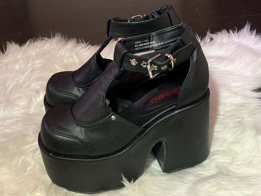 Туфлі Demonia Camel-103
