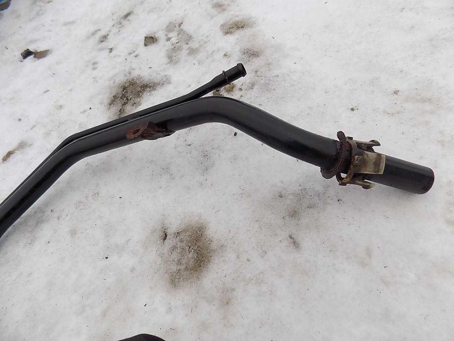 Горловина паливного баку Мондео Мк2 без кришки