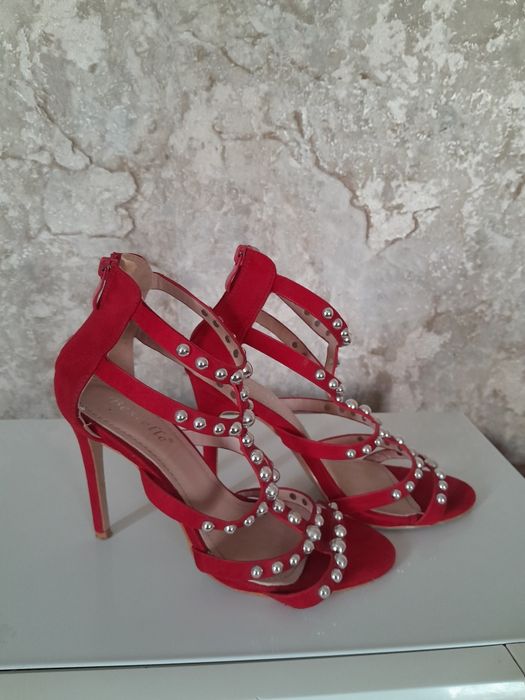 Продам туфли и босоножки