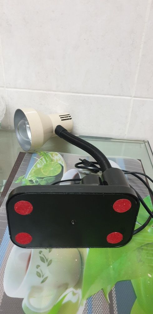 Vendo candeeiro bem estimado de escritório