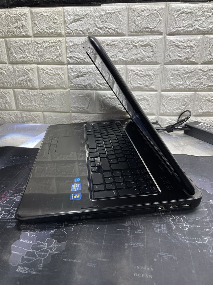 Ноутбук Dell inspiron N7110