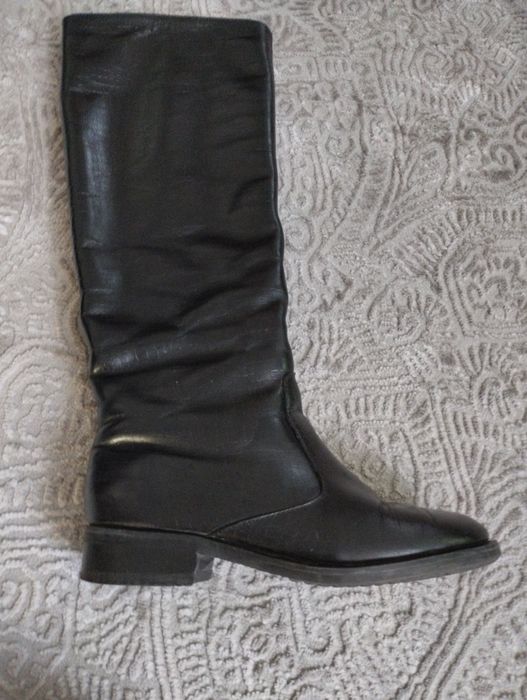 Чоботи жіночі труби