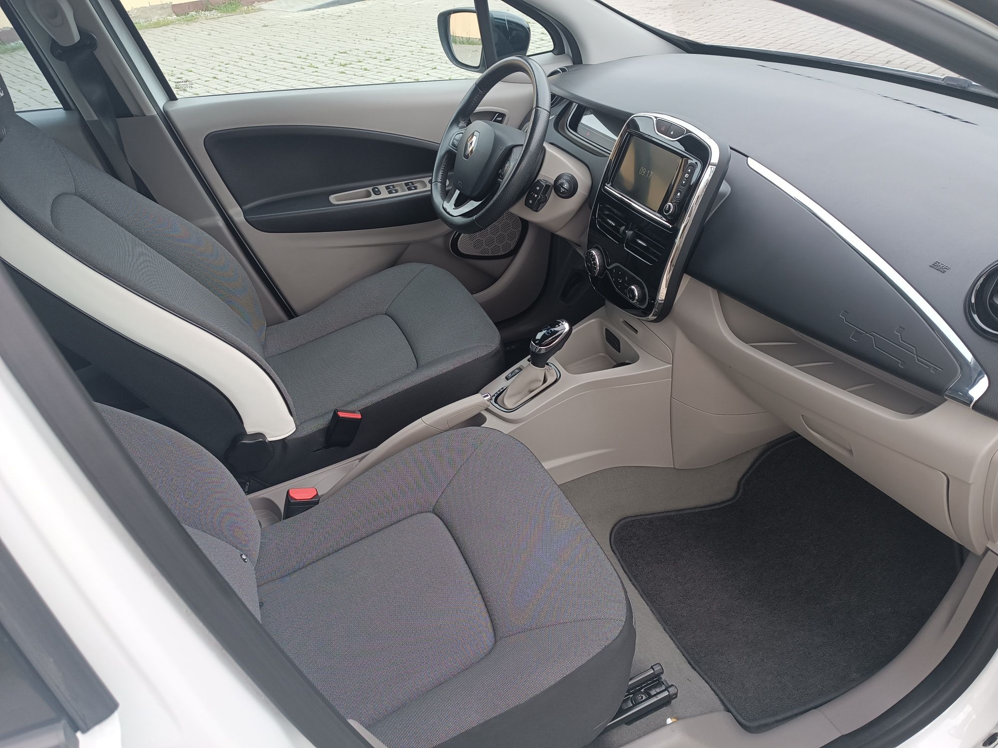 Renault Zoe z Niemiec, zarejestrowany stan bardzo dobry
