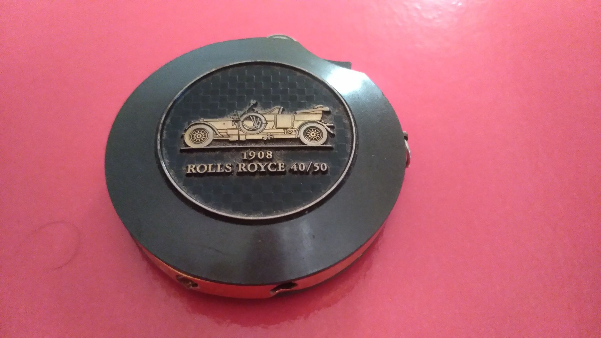 Raro isqueiro original tipo porta chaves da Rolls Royce