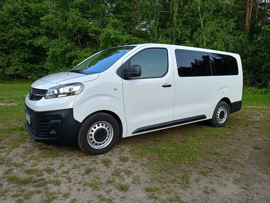 Opel Vivaro VIVAR0 wersja LONG 9 ososbowy FAKTURA 23%