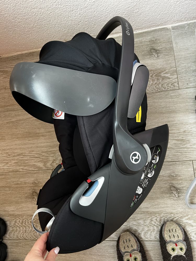 Автокрісло Cybex Cloud Z, з адаптерами для встановлення на шассі