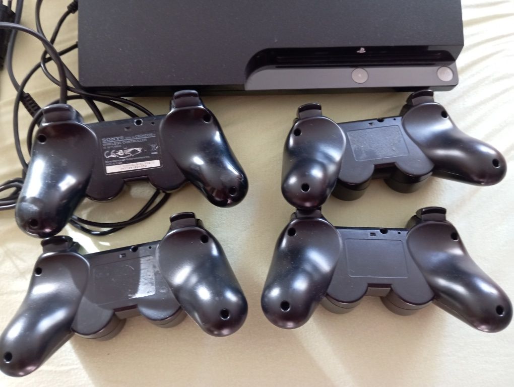 Konsola PlayStation 3 + 4 pady