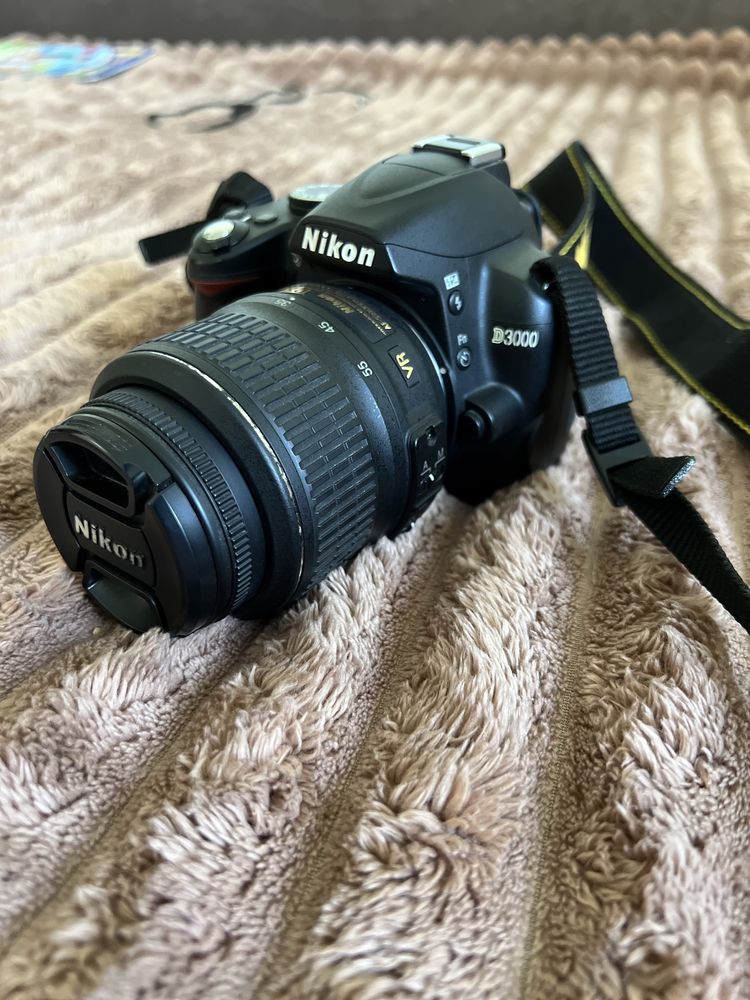 Nikon D3000 состояние нового