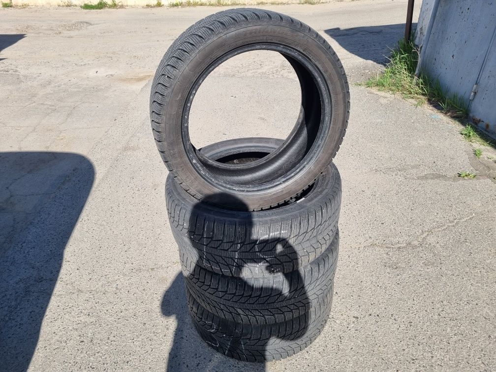 225/45R17 Triangle SnowLink