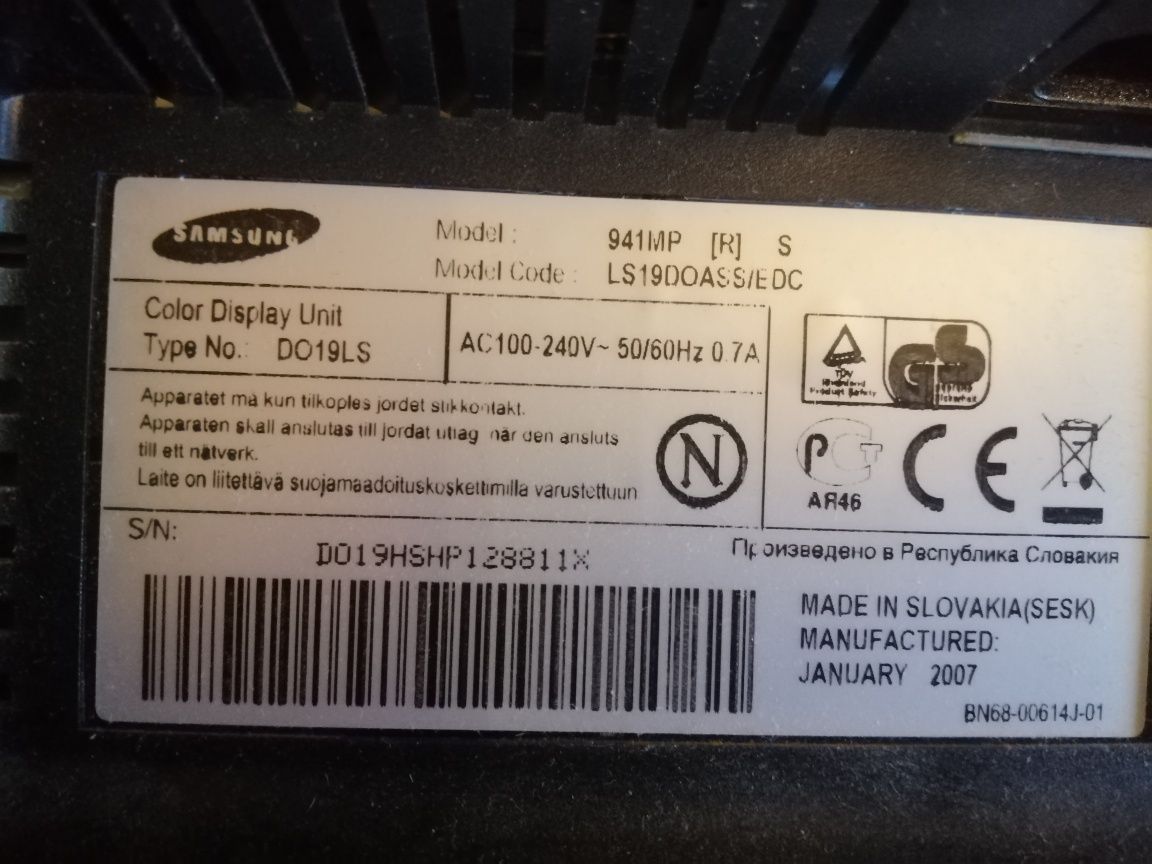 Квадратный монитор ЖК Samsung SyncMaster 941 mp
