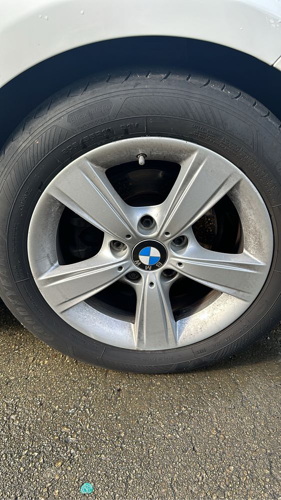 Vendo rodas 16 bmw  ja com os pneus !