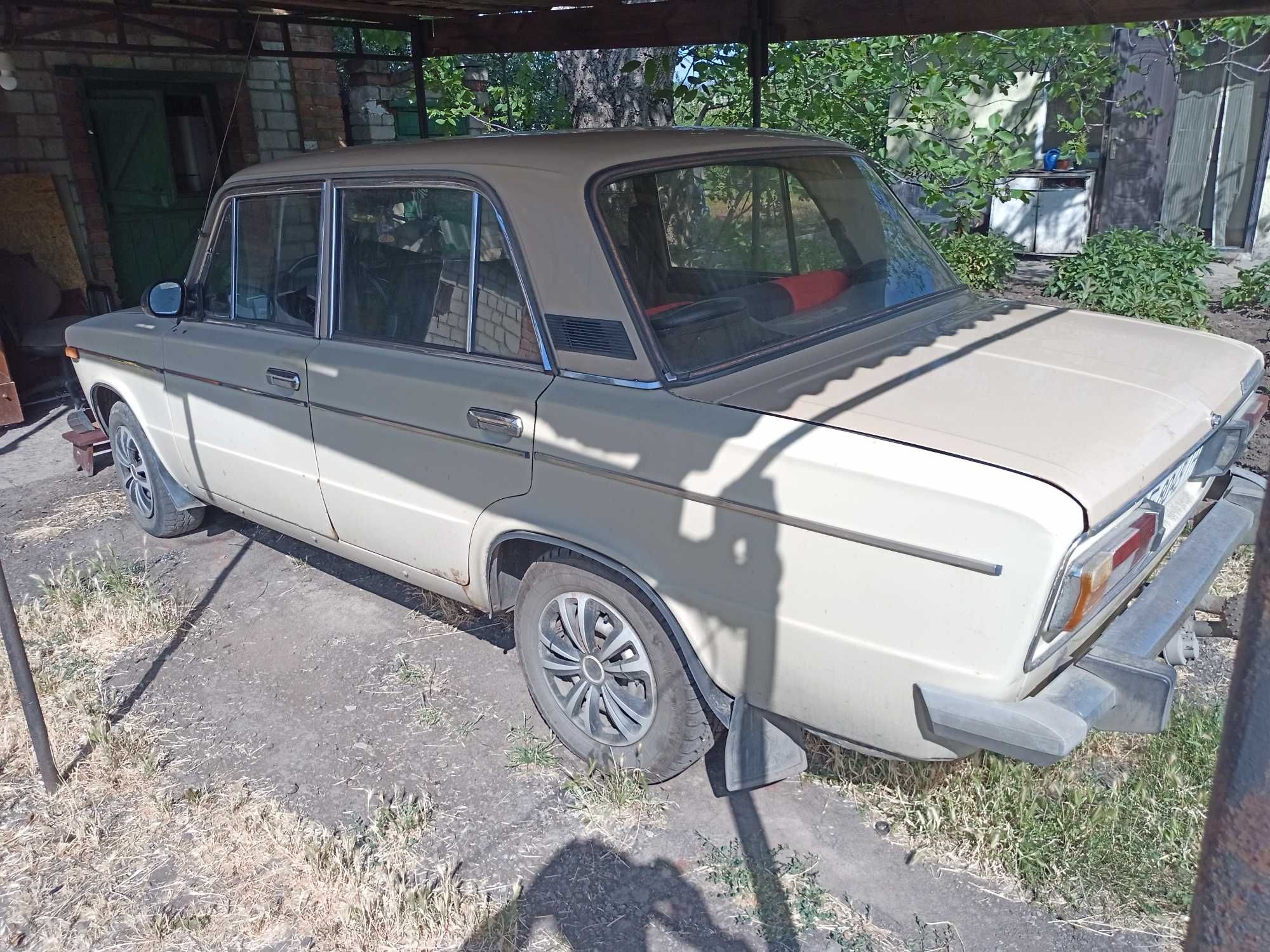 Автомобіль ВАЗ 2106