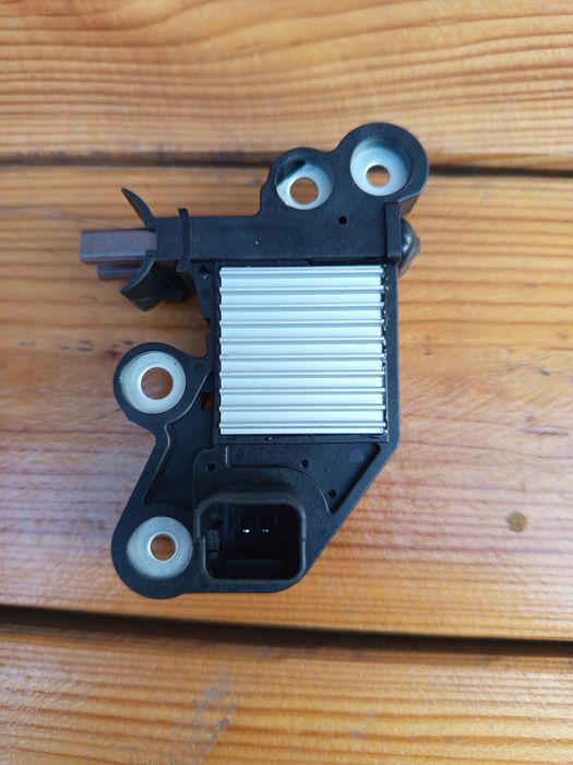 Реле регулятор генератора Daewoo lanos/Nubira/Leganza,Chevrolet Aveо