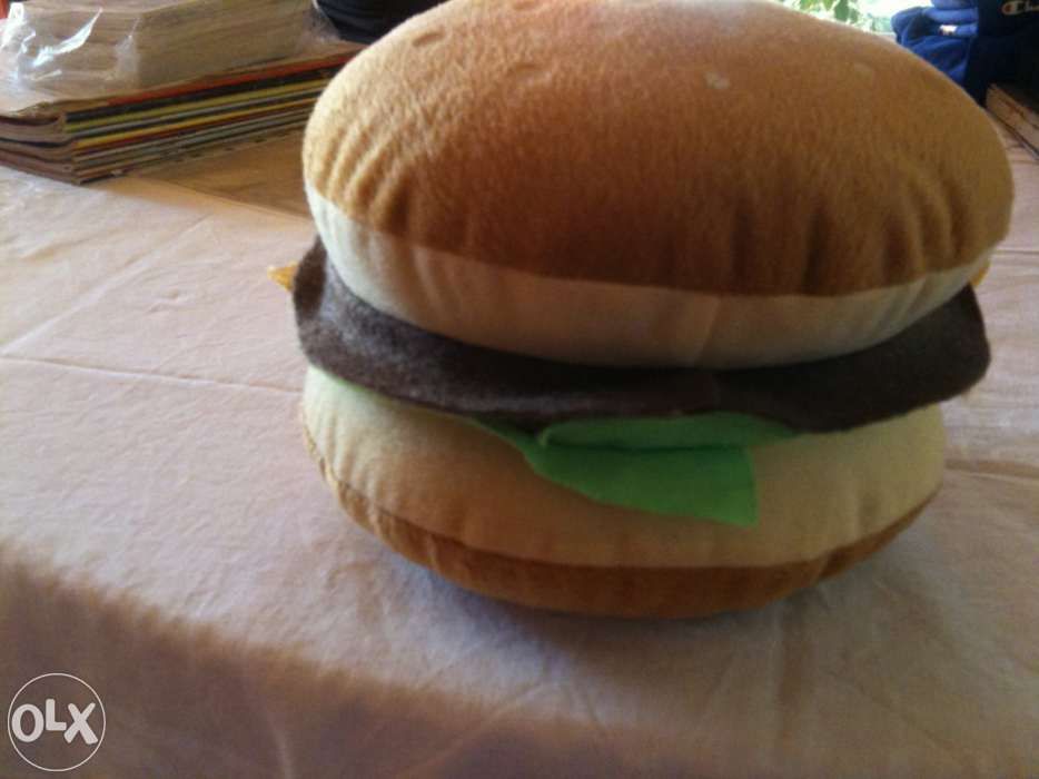 Porta- CD's em forma da hamburguer