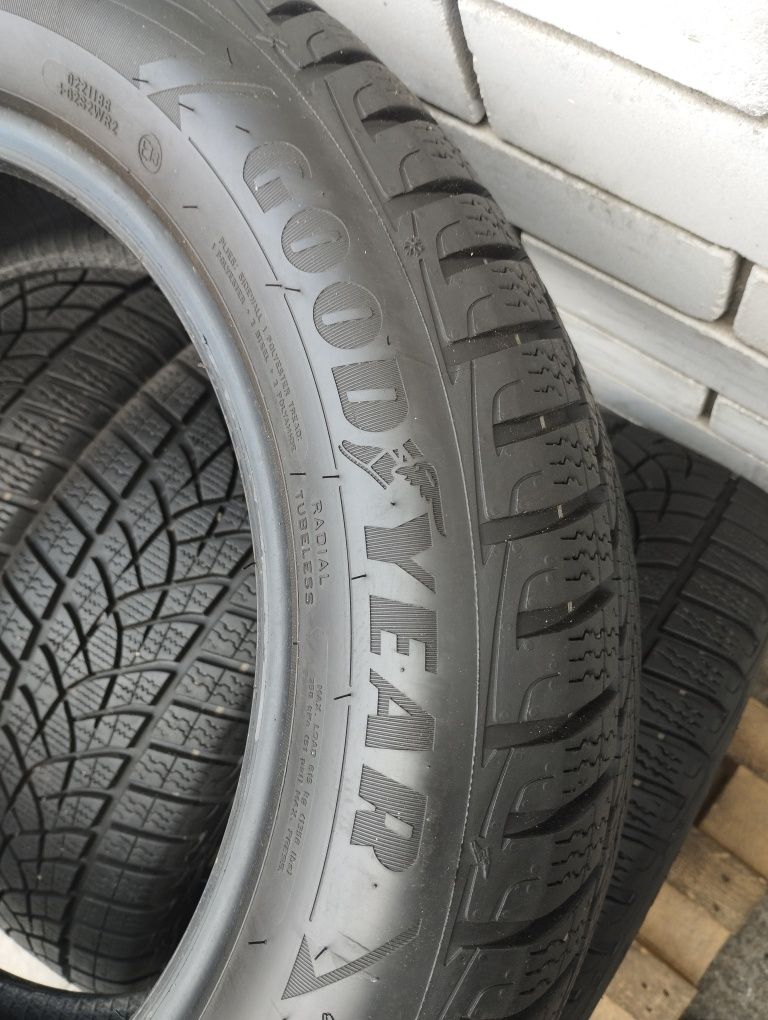 205 55 r16 Goodyear Ultragrip Performance G1 зима.