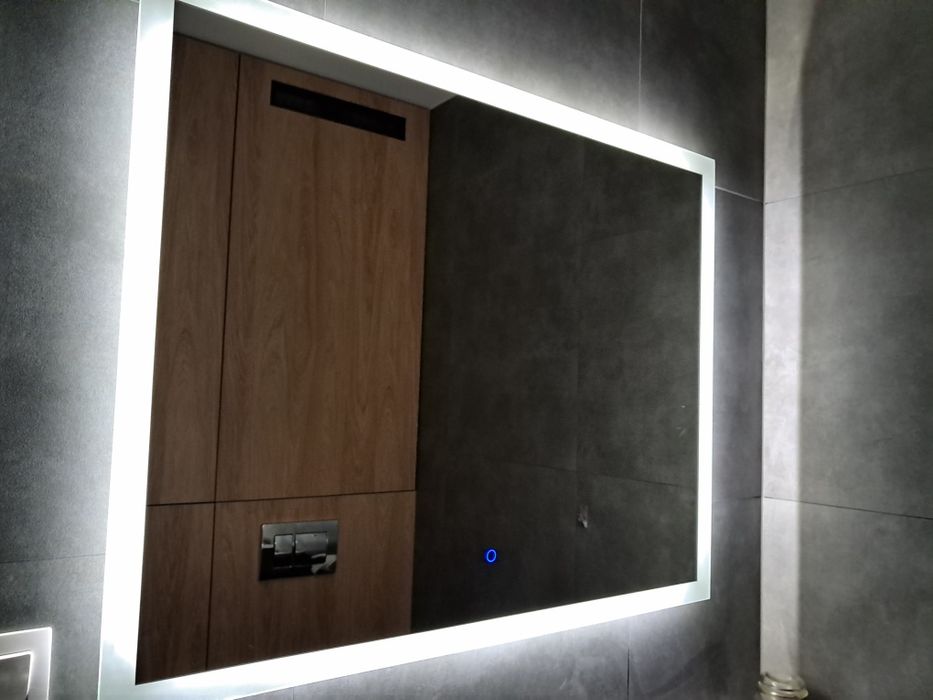 Lustro z podświetleniem LED 80×100