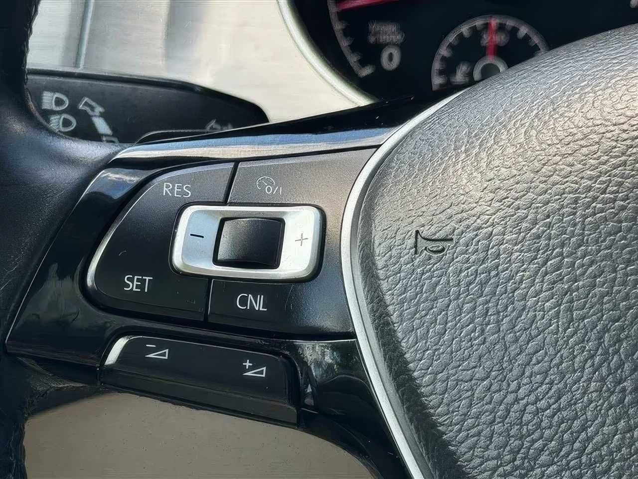 2015 Volkswagen Golf TSI SE