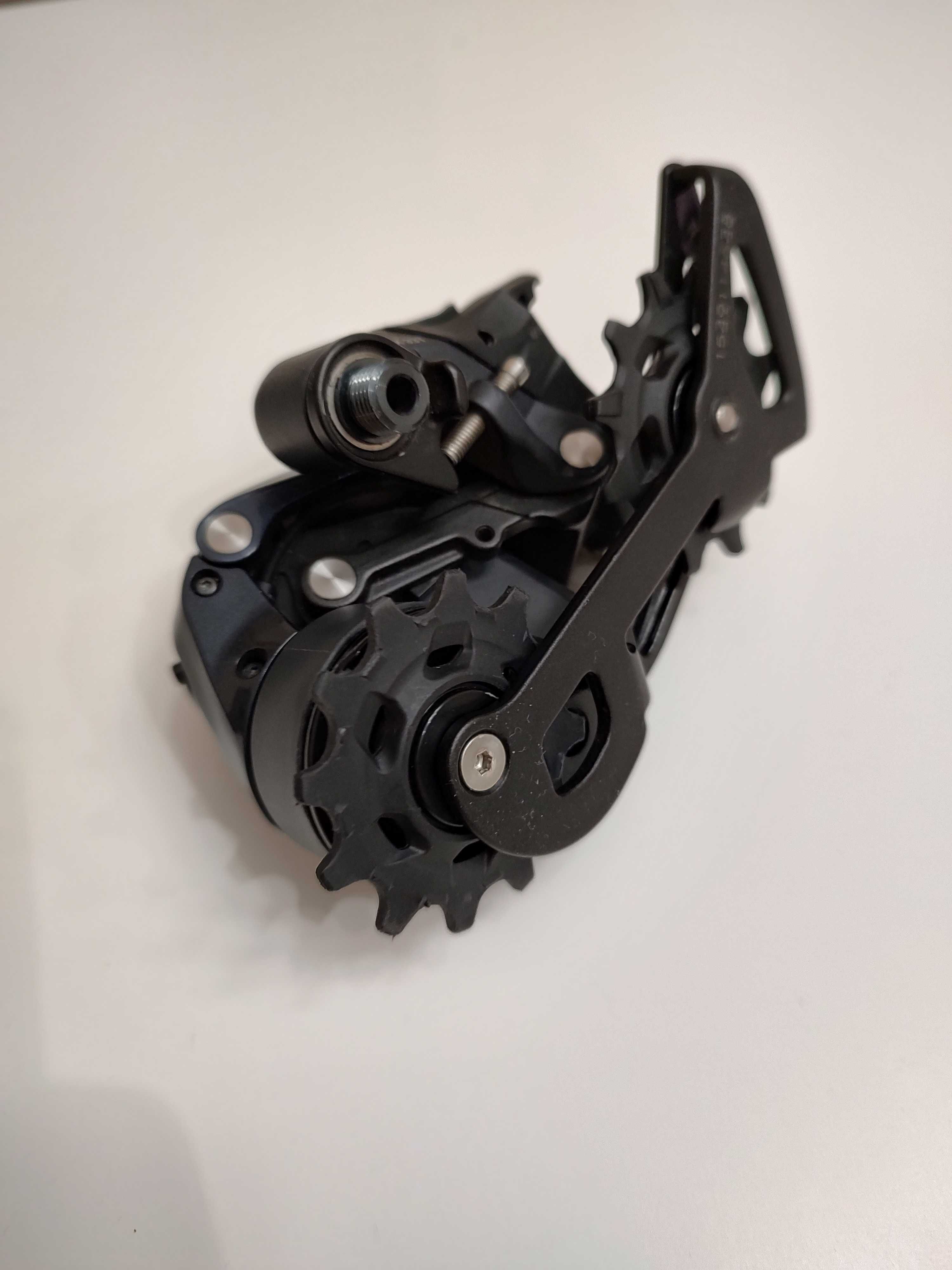Przerzutka tylna SRAM FORCE AXS D1 12rz max 33T Bez baterii
