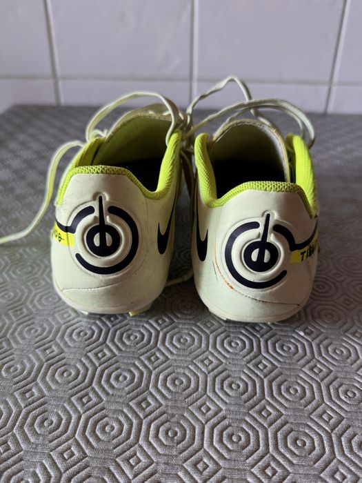 Chuteiras criança Nike Tiempo n 33
