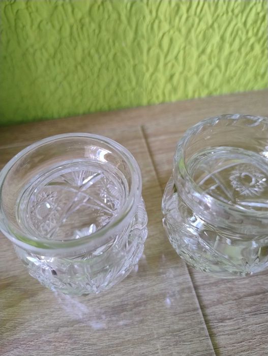 2 kryształowe dzbanuszki 9cm