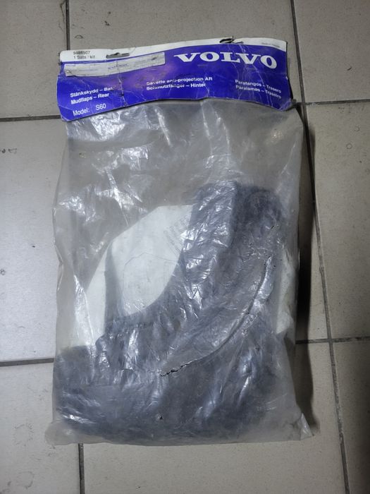 Продам бризговики задние  volvo s 60