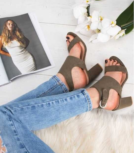 Zamszowe półbuty na słupku, szare. rozmiar 40.  Nowe.