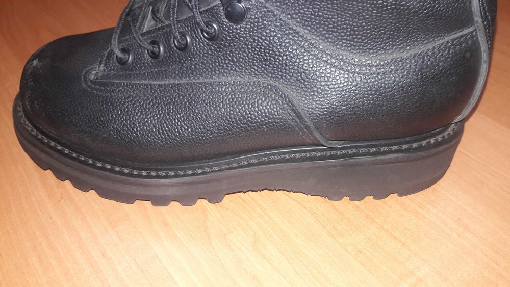 Берци Канадские GORE-TEX  маленький размер.