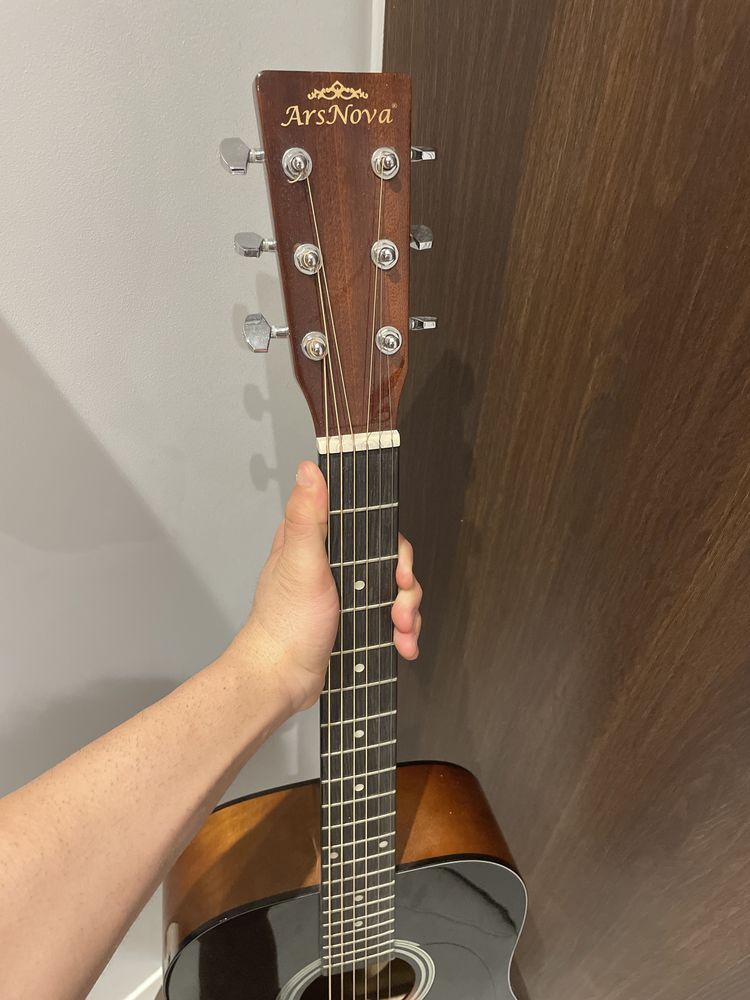 Guitar acoustic