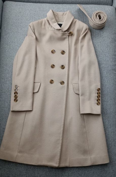 Бежеве двубортне пальто приталене А-силует з паском BCBGmaxazria р. М