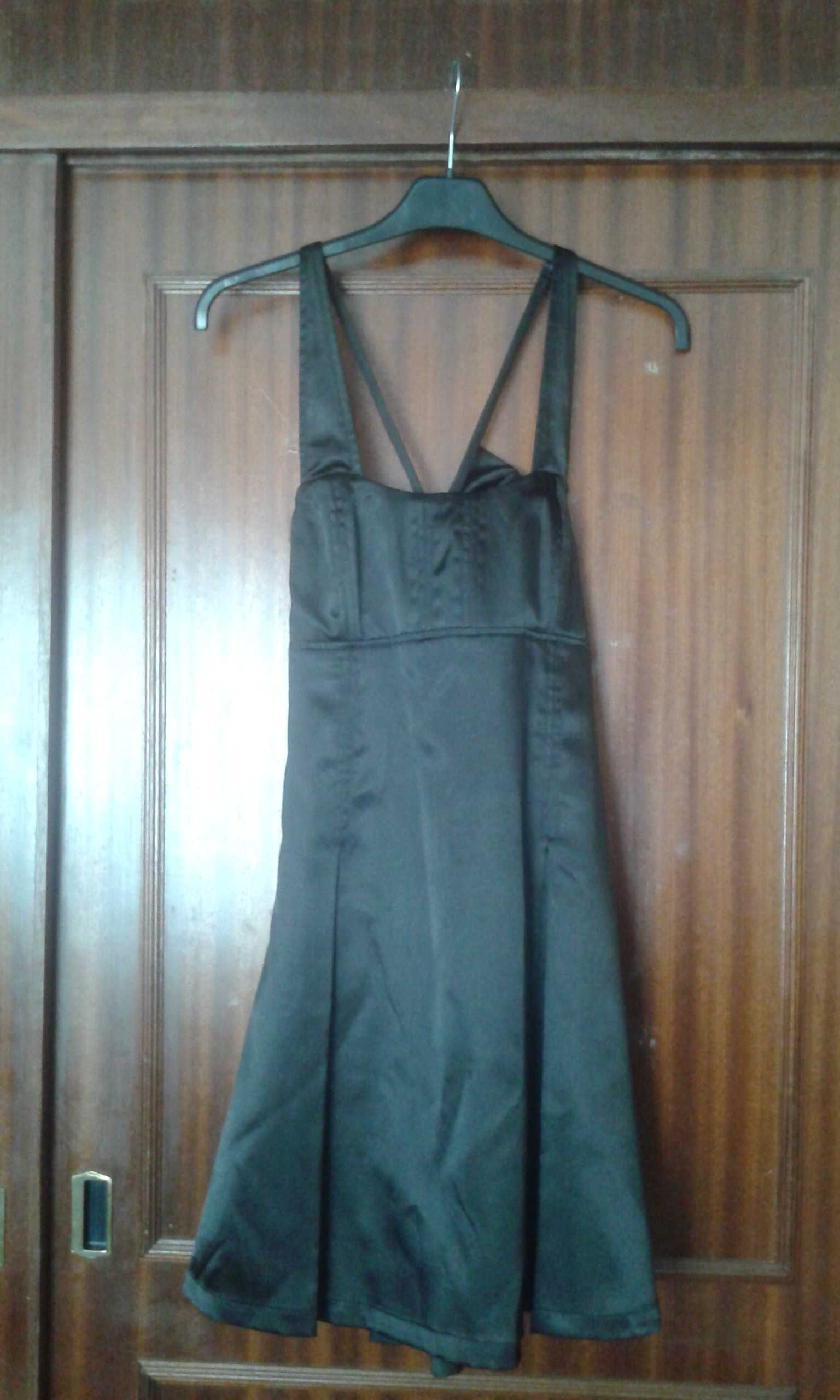 Vende-se vestido para cerimónia