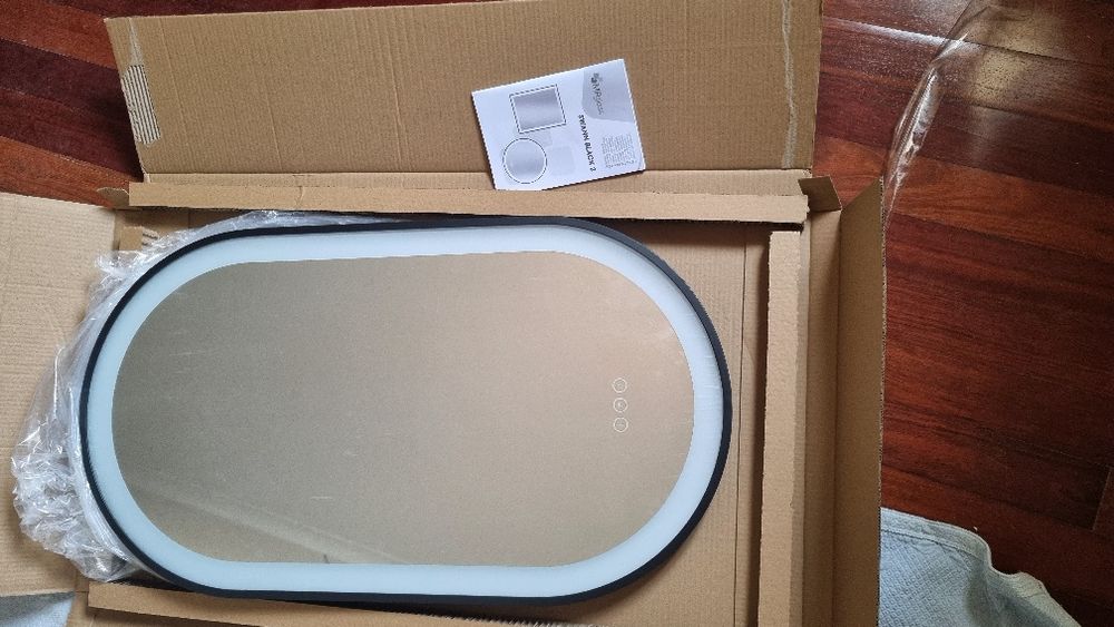 Espelho oval wc novo, com iluminação e antiembaciamento