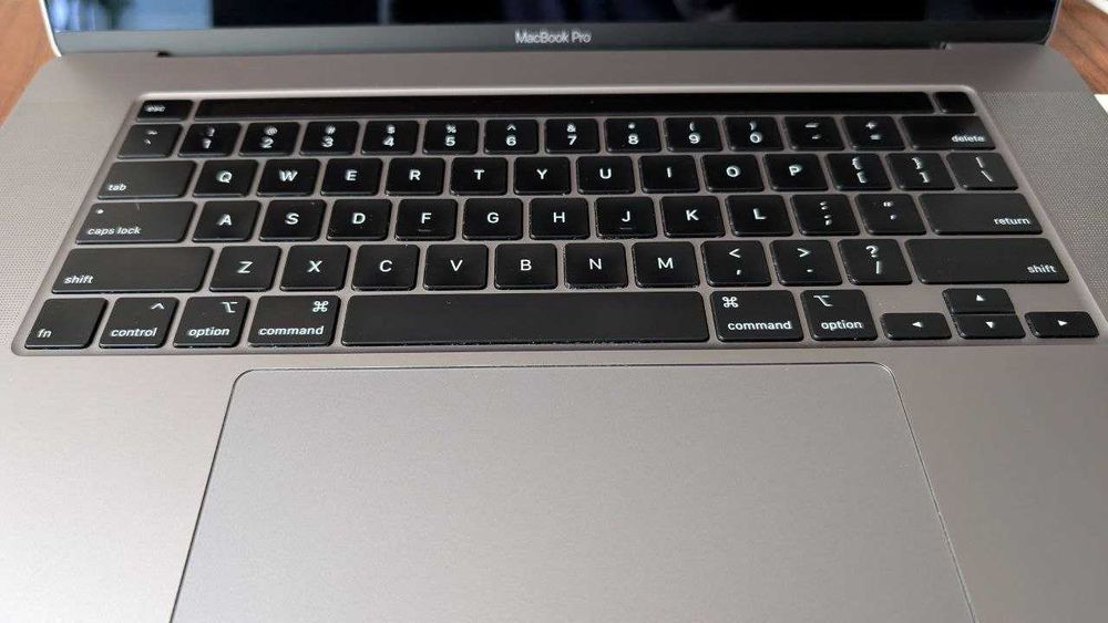 MacBook Pro 16 2019 A2141 i9 (8-Core) 32Gb 1Tb Radeon 5300 4Gb