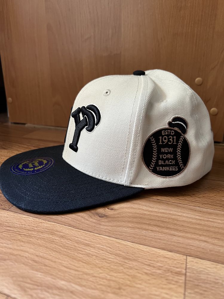 Чоловіча кепка New Era New York Black Yankees