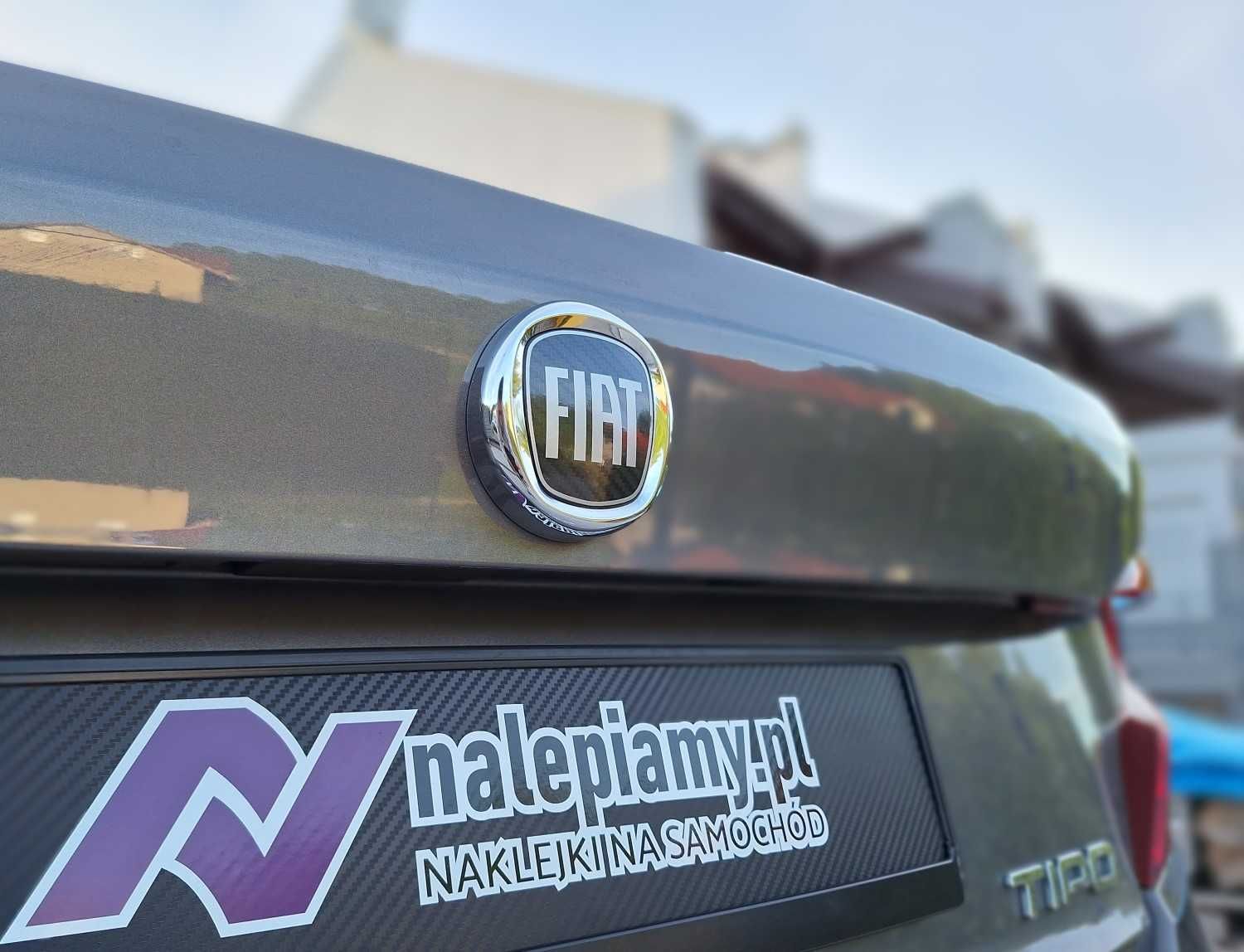 Naklejka na emblemat FIAT TIPO CARBON 5D czarny przód i tył!