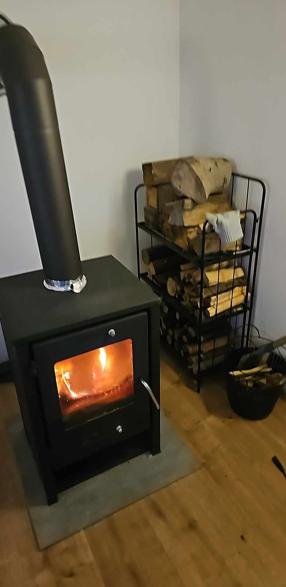 Piec kominkowy kominek z szybą koza stalowy 6.8kW wolnostojący