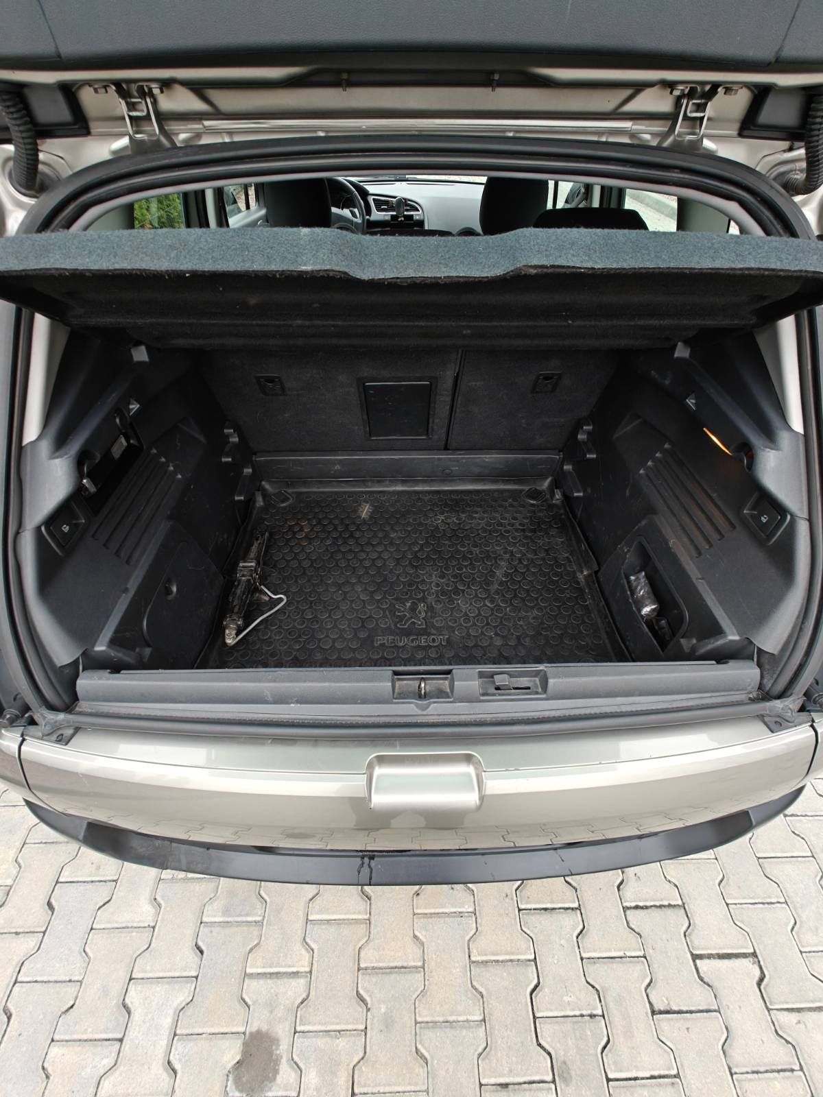 Peugeot 3008 1.6d 2013