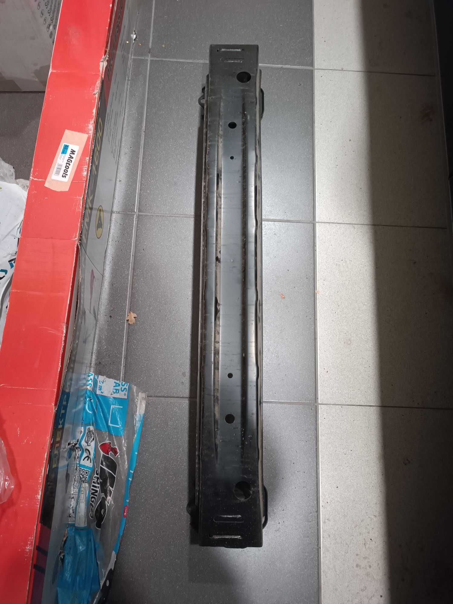 Підсилювач заднього бамперу Toyota RAV4 2021