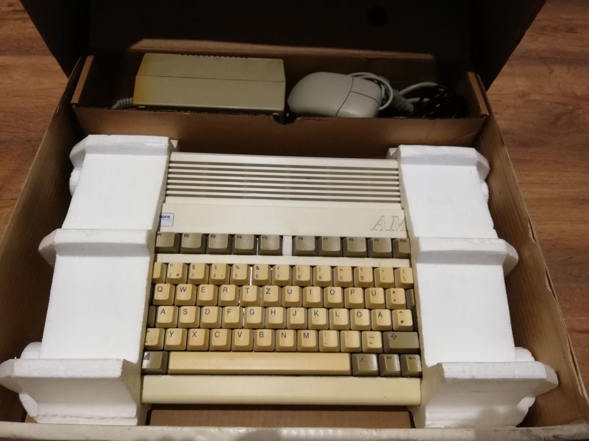Commodore Amiga 600 Box Retro Komputer Mysz Zasilacz Karton