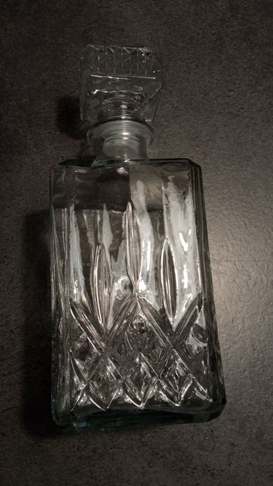 Zestaw: karafka, kieliszki, taca