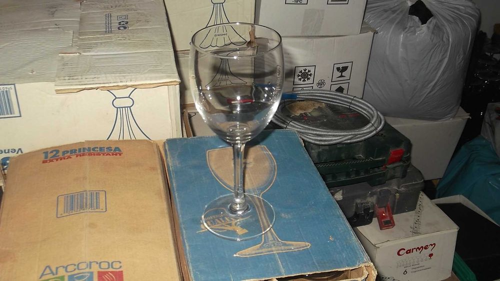 vendo copos para vinho