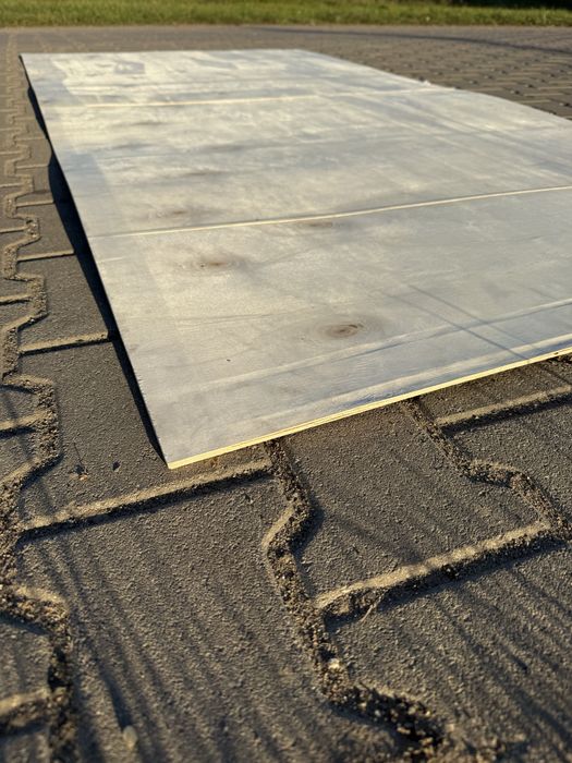 Sklejka 60 za płytę  230x114x06 cm