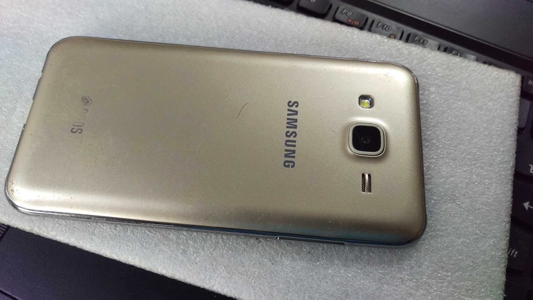 Телефон Galaxy J5 (SM-J500H)