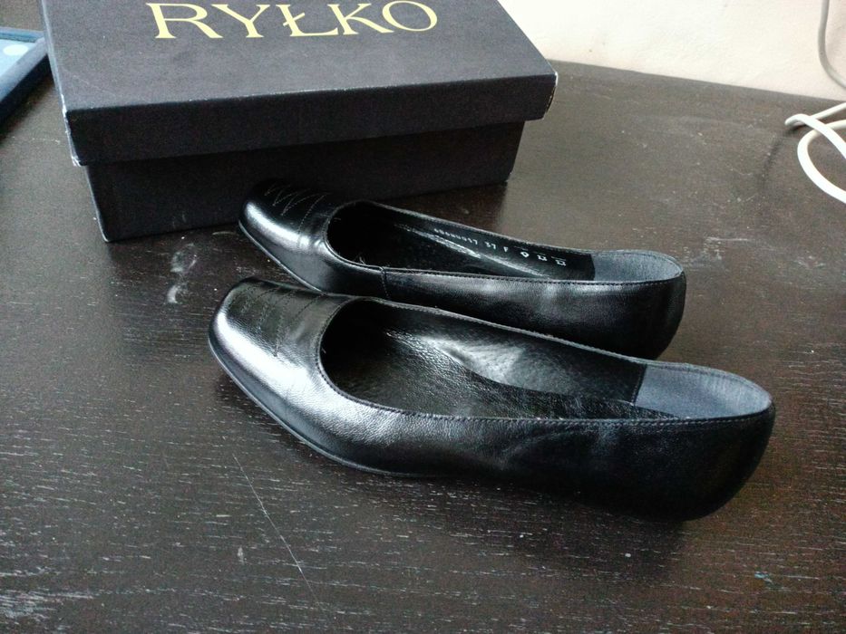 Baleriny w kolorze czarnym z linii RYŁKO