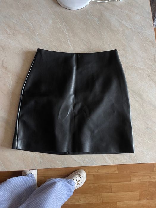 Шкіряна спідниця