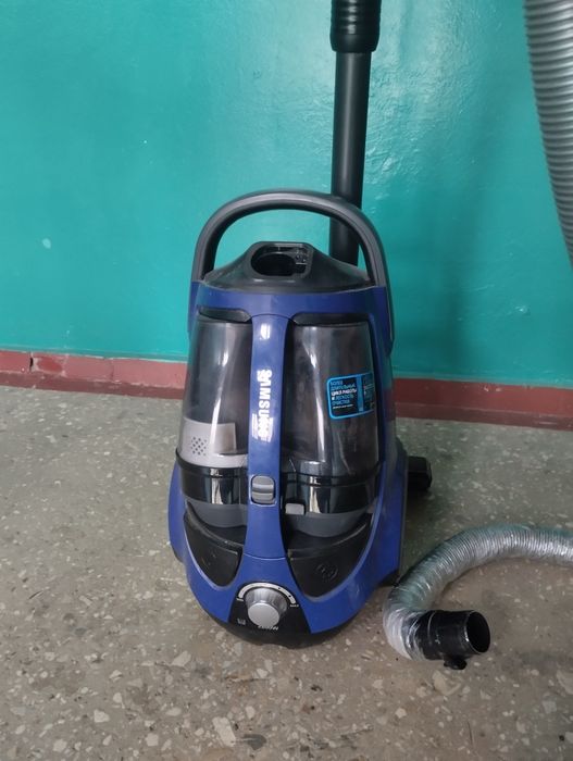 Пылесос Samsung , б/у , на запчасти