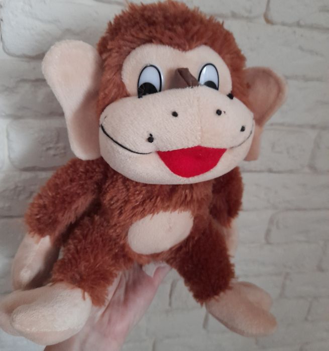 Мягкая музыкальная обезьянка