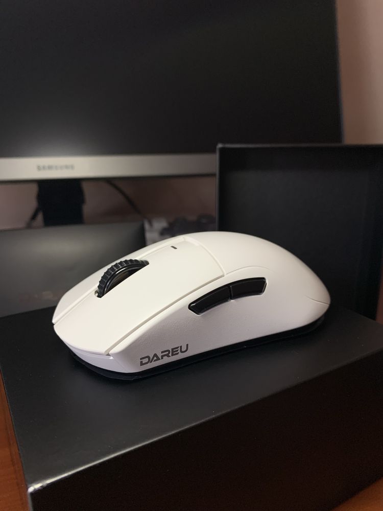 Dareu A950 pro ігрова бездротова компʼютерна миша